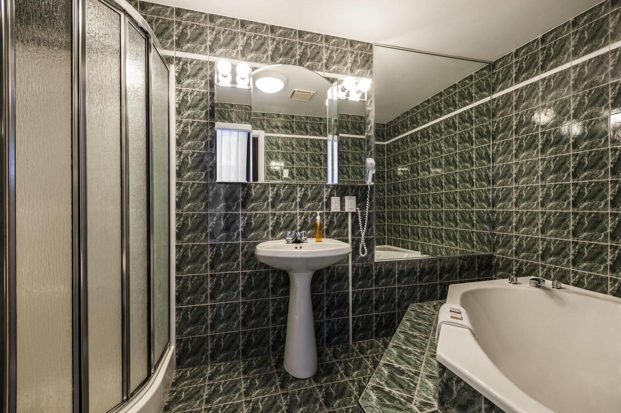 Hotel Chateau De L'argoat 3*