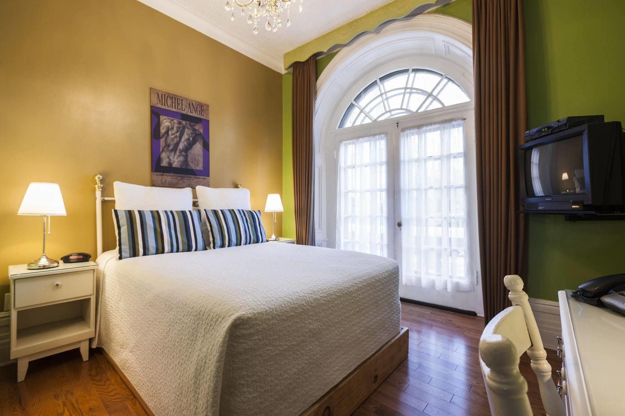 Chateau De L'argoat 3* Montréal